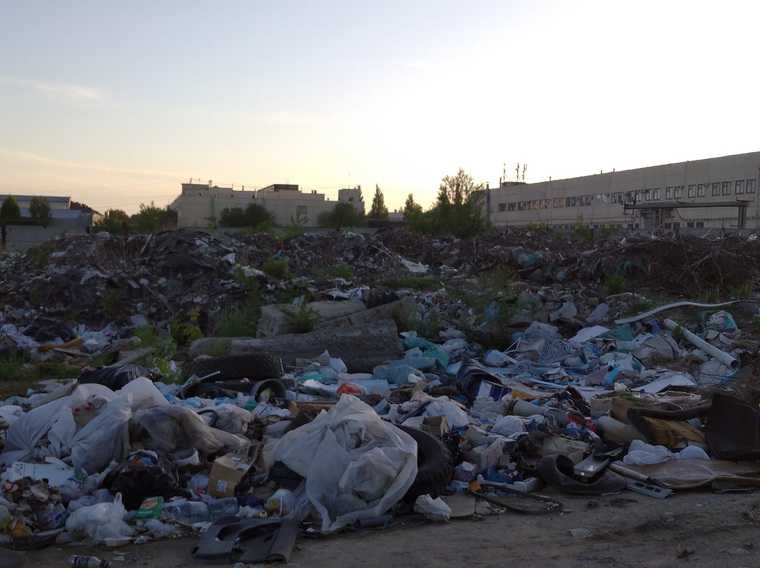 Нелегальную свалку обнаружили в Кургане. ФОТО