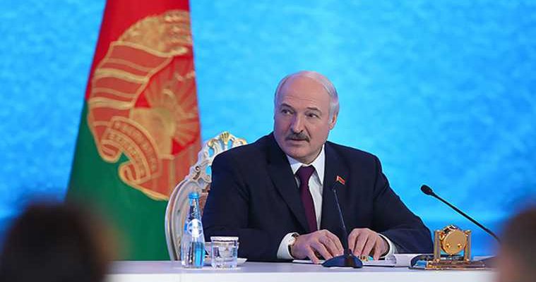 Лукашенко задержанные россияне