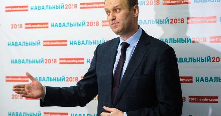 ветеран защитная маска Алексей Навальный новый суд заседание ветеран