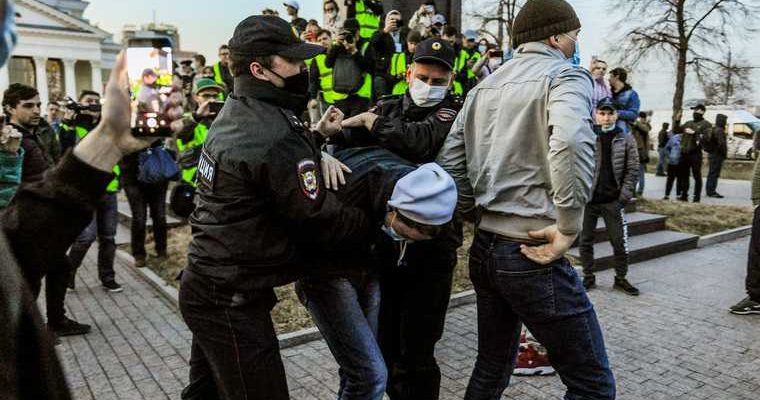 Челябинск акция митинг Навальный новое уголовное дело полиция ГУ МВД