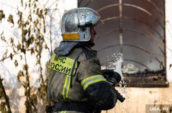 Екатеринбурге загорелись частные дома