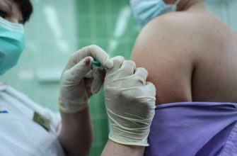 Жителям Тобольска начали платить за вакцинацию