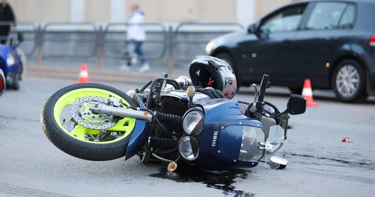 бизнесмен сбил мотоциклиста
